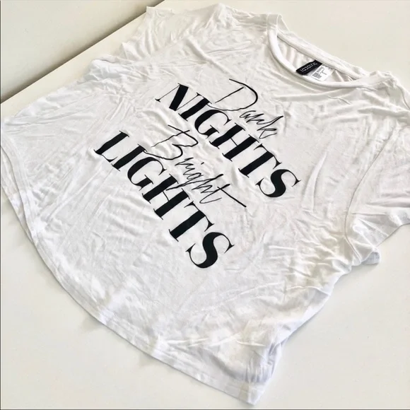 DIVIDED H&M White Printed Tee Crop Top Women’s Size Large - Picture 2 of 7